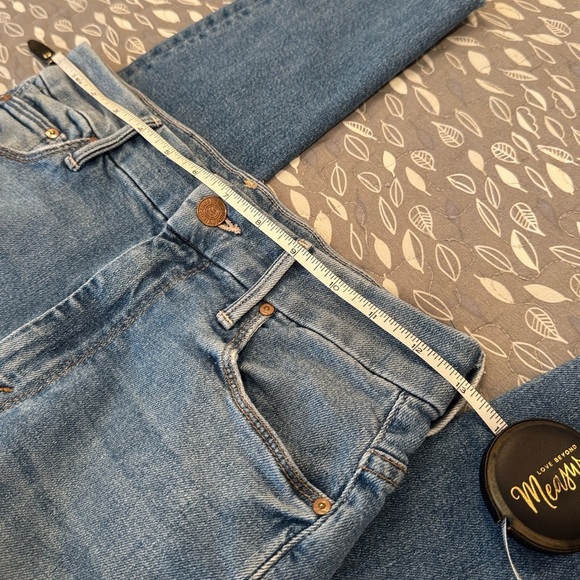 MOTHER High-Waisted Looker Ankle Fray,
Shoot To Thrill, size 25 - Picture 14 of 16